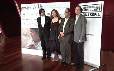 Miembros de la familia y amigos de Morente arropan a Ruzi Barrachina en la presentación del film