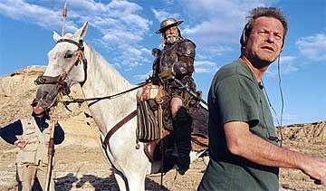 Gilliam (dcha.), en el frustado rodaje de su film sobre el Quijote
