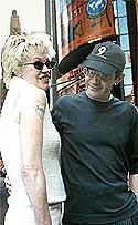 Con su esposa Melanie, en Broadway