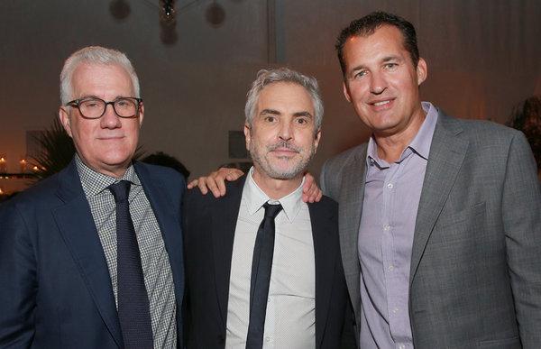 David Linde, con Alfonso Cuarón y Scott Stuber (Netflix)