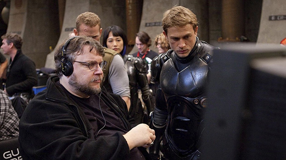 Guillermo del Toro, en el rodaje de su film más taquillero, "Pacific Rim"