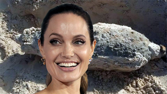 Una bomba retrasa a Angelina