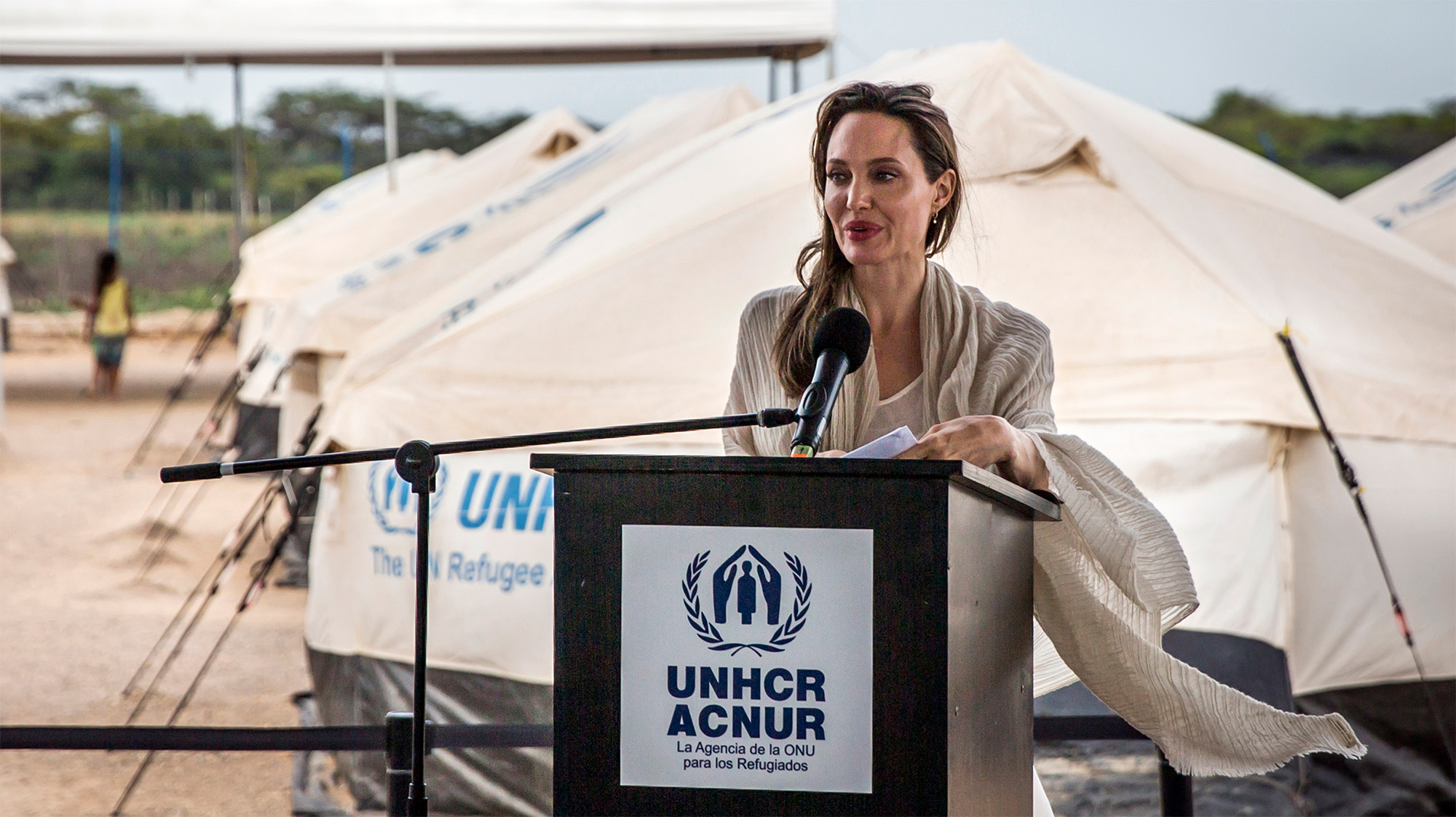 Angelina Jolie, cuando colaboraba con ACNUR