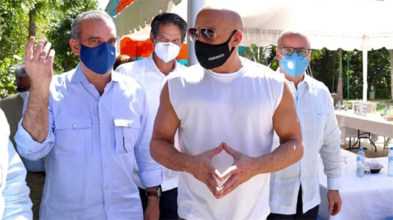 Vin Diesel con el presidente dominicano