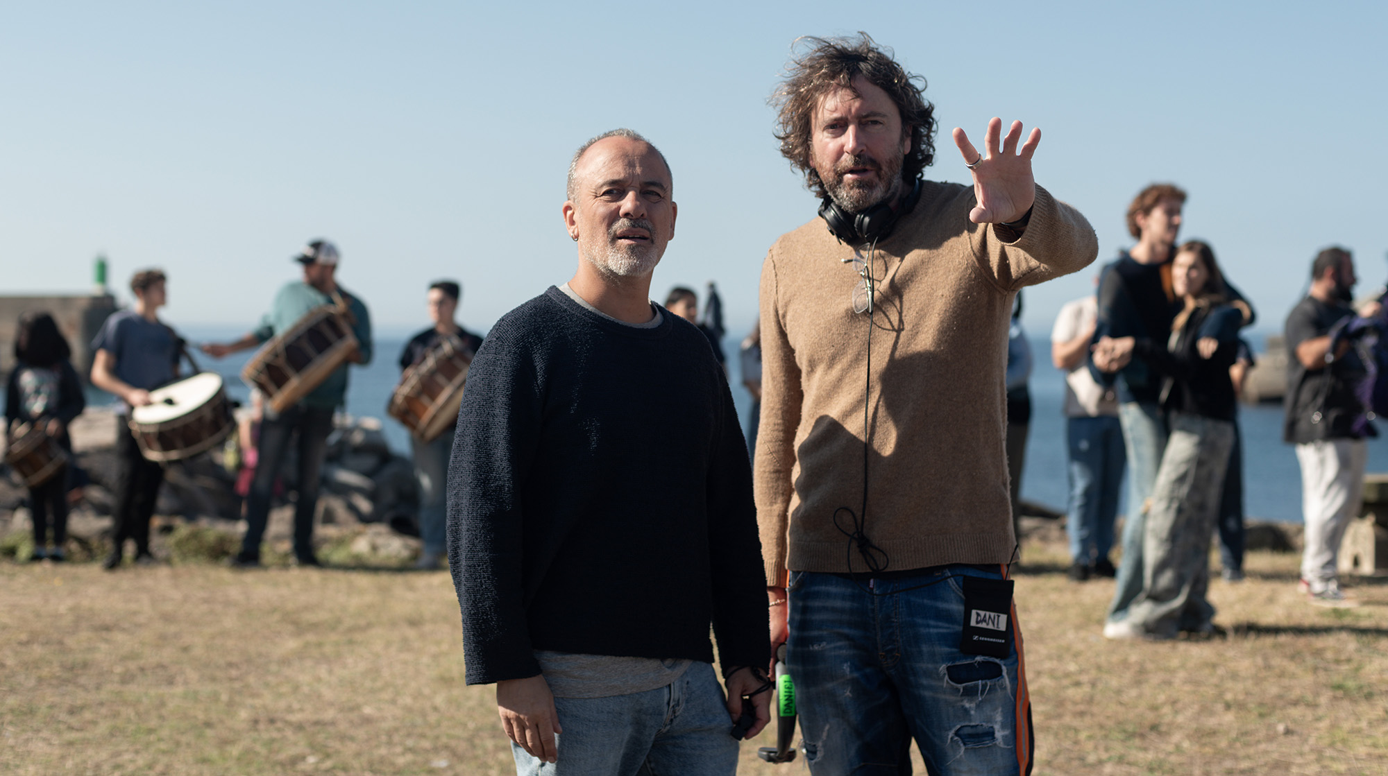 Sánchez Arévalo, con Javier Gutiérrez, rodando "Rondallas"