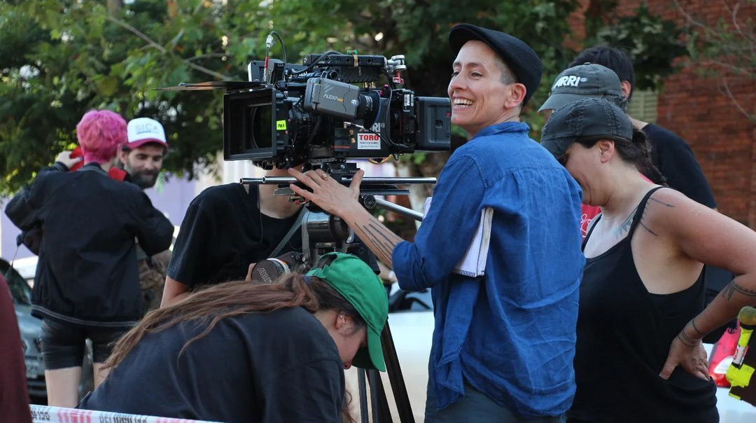 Albertina Carri, filmando "¡Caigan las rosas blancas!"