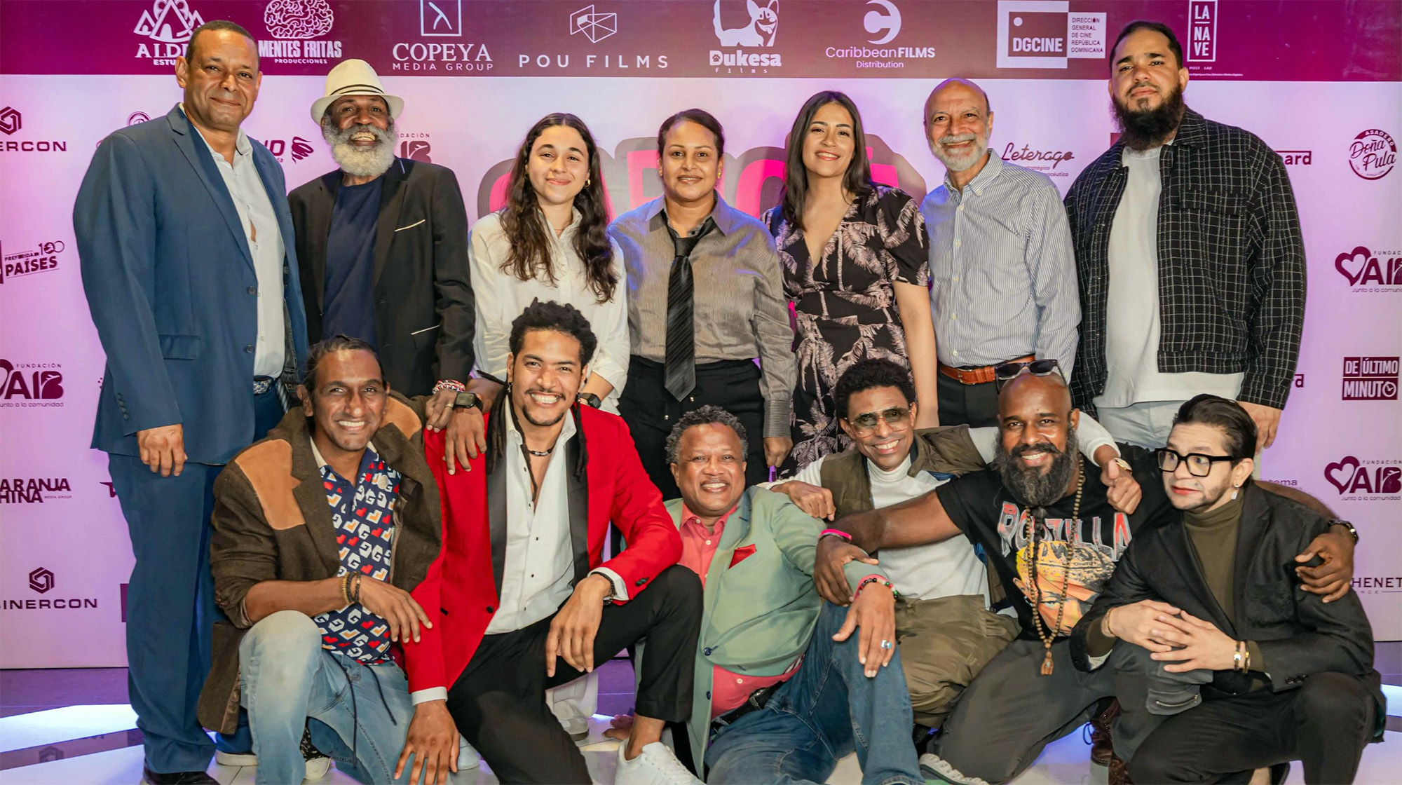 El equipo de "Carlota la más Barrial" en la première El equipo de "Carlota la más Barrial" en la première