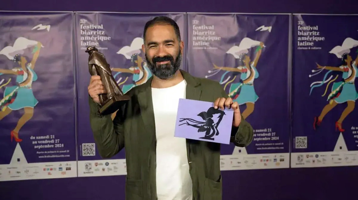 Caetano con su premio