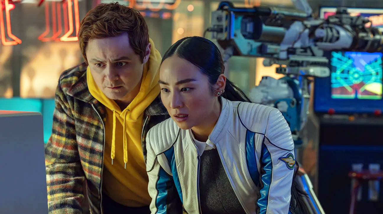 Castro, con Greta Lee en "Tron: Ares"