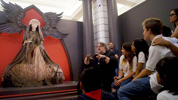 Guillermo del Toro explica sus monstruos en Guadalajara