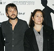 Stavenhagen junto a Diego Luna
