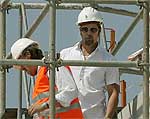 Brad Pitt visita las obras en Avilés (EFE)