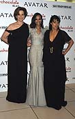 Michelle, con S.Weaver y Zoe Saldaña, en el estreno londinense de 'Avatar'