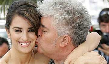 Penélope Cruz se deja besar por Pedro Almodóvar (AP)