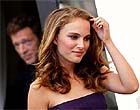 Natalie Portman, con Vincent Cassel al fondo (Reuters)