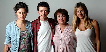 Inés Efron, Nahuel Perez Biscayart, Adriana Barraza y Marcela Kloosterboer 