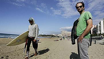 Carlos Reygadas, uno de los directores de 'Revolución', en la playa de Biarritz (FBAL)