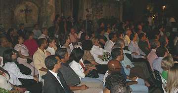 Un público dominicano atento al forum