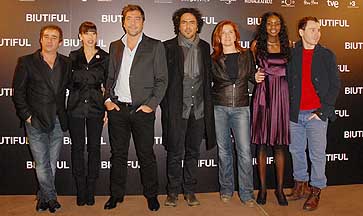 El equipo de 'Biutiful' (Universal)